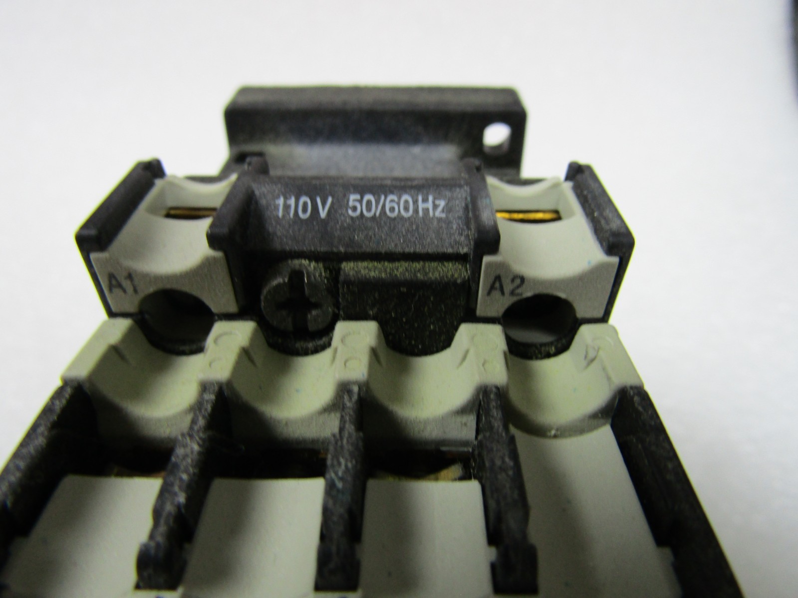 ✌️KLOCKNER MOELLER DIL00 M 3 POLE CONTACTOR COIL 110VAC