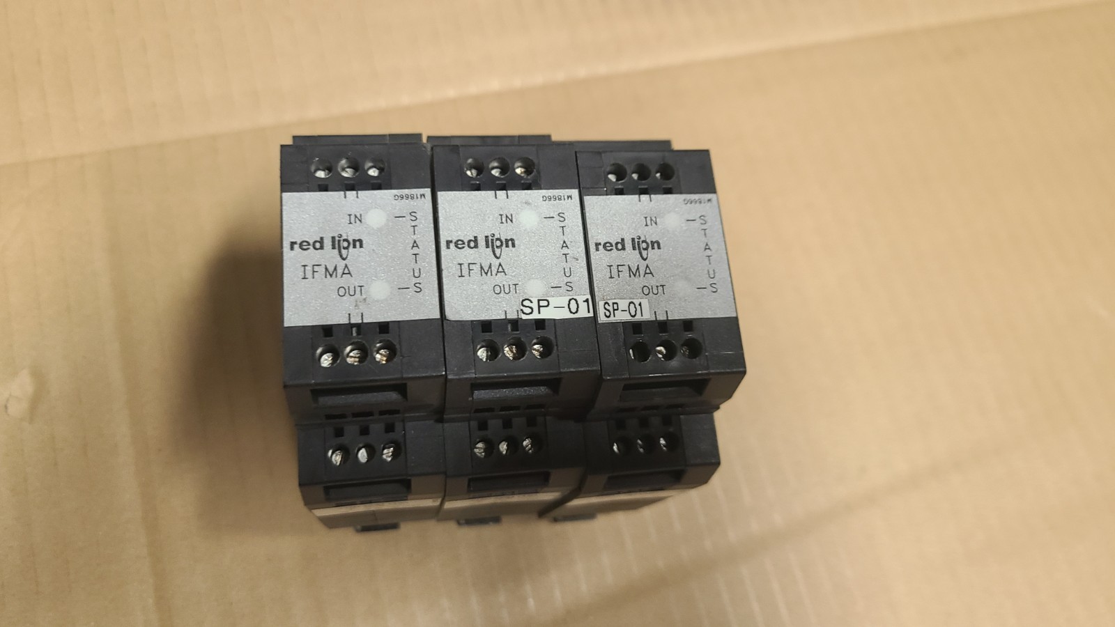 RED LION UNIVERSAL SIGNAL CONDITIONING CONVERTER IFMA0035