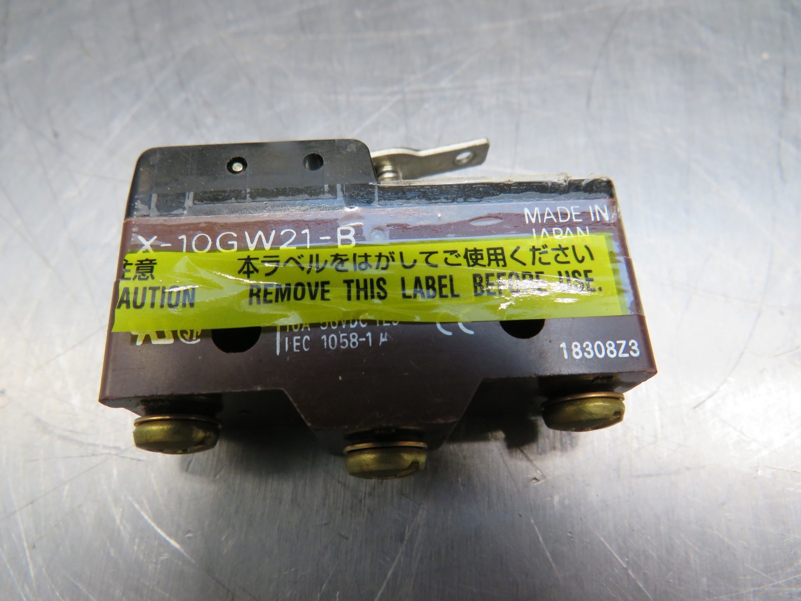 Omron X-10GW21-B Switch