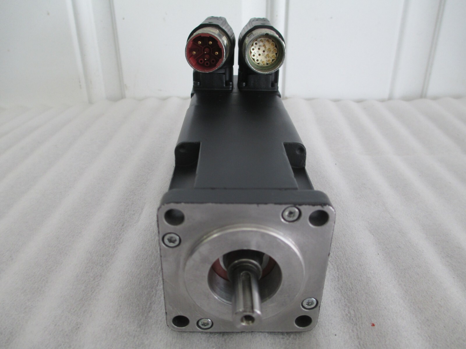 ALLEN BRADLEY MPL-B1530U-MJ74AA SERVO MOTOR #REFURBISHED and TESTED