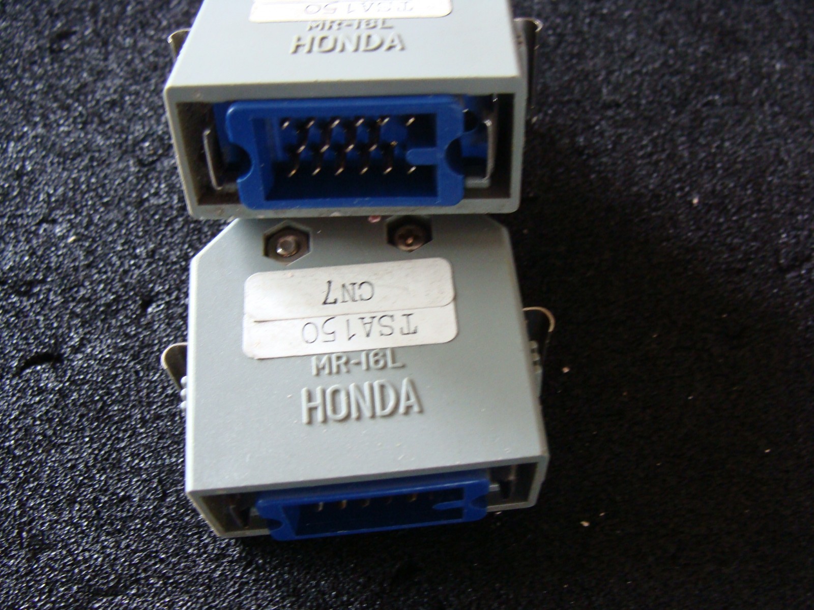 2 Honda male plug in MR-16L ” TSA 150 CN5″