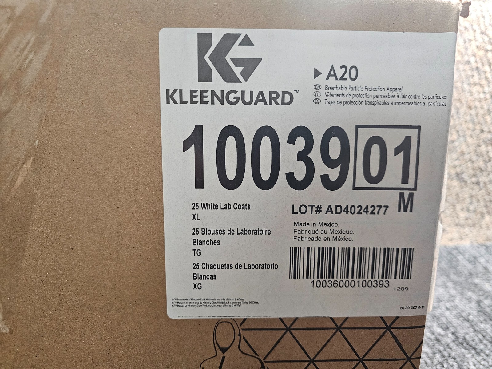 ( QTY 25 ) Kleenguard 10039 A20 White Lab Coat Snap Front, XL Size Disposable