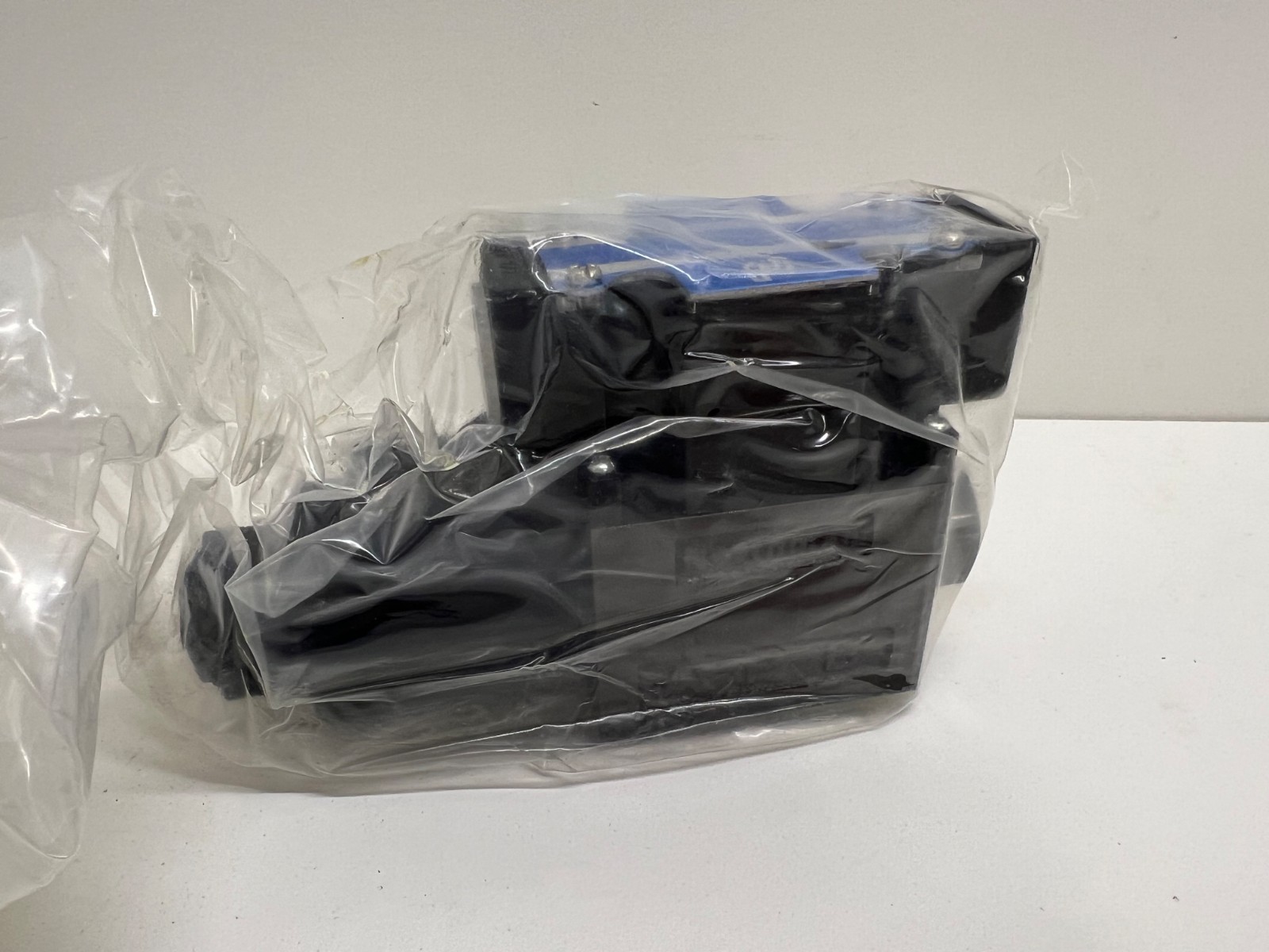 NEW OLD STOCK! NORTHMAN SOLENOID DIRECTIONAL VALVE SWH-G02-C4B-R120-10-N
