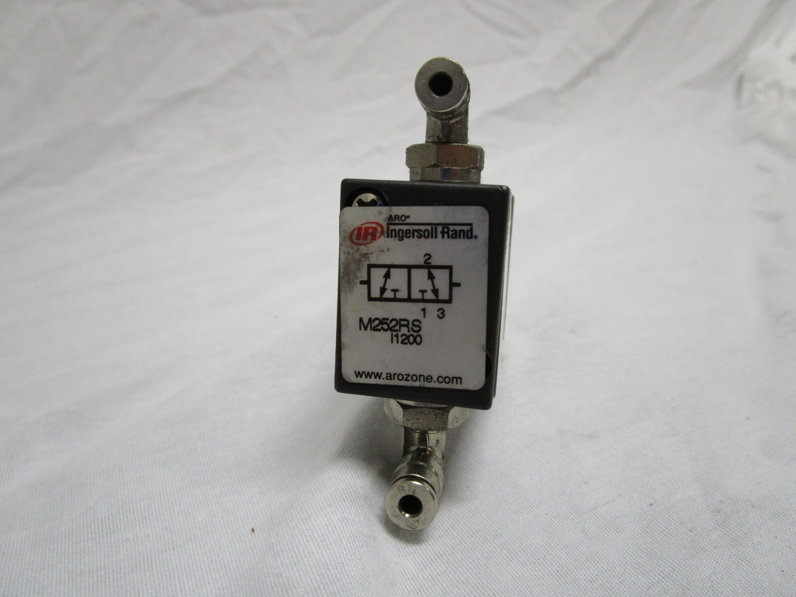 NEW INGERSOLL RAND ARO M252RS 1/4″ INLET 3-WAY 2-POSITION ROLLER LEVER ACTUATOR