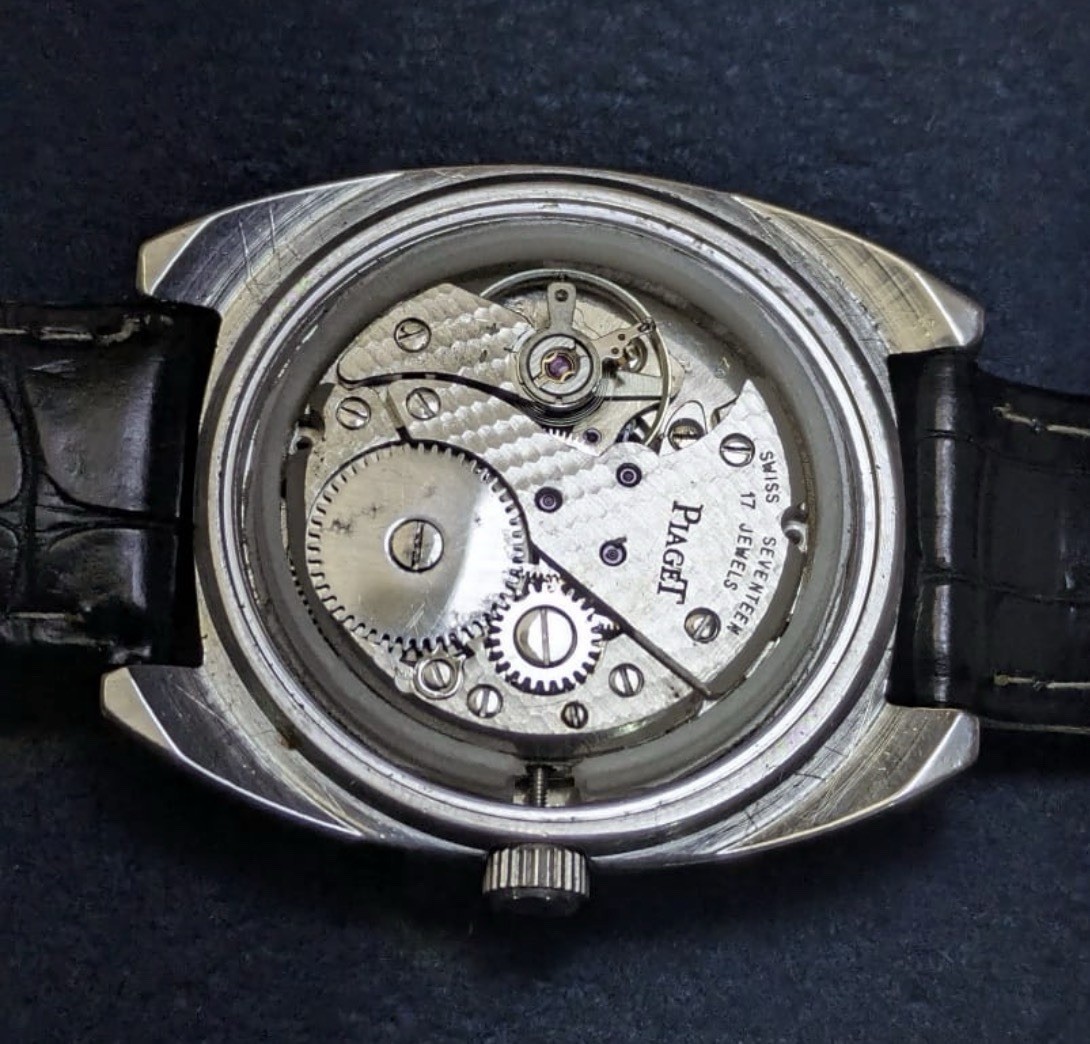 Vintage Piaget 17 Jewels Manual Winding Swiss Made Men’s Watch Red Dial