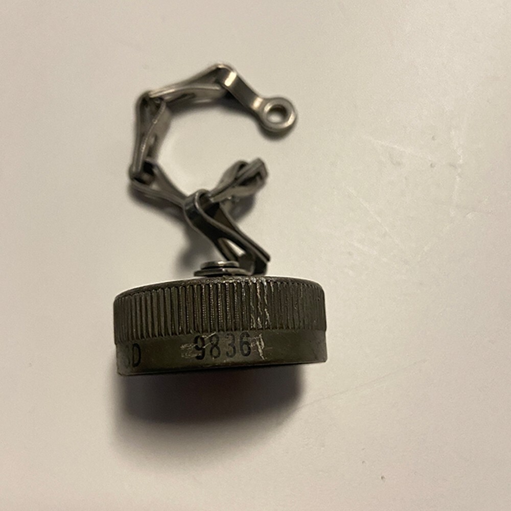 A lot of 9 Amphenol 9836 Cannon Connector 07418-MS25043-18D