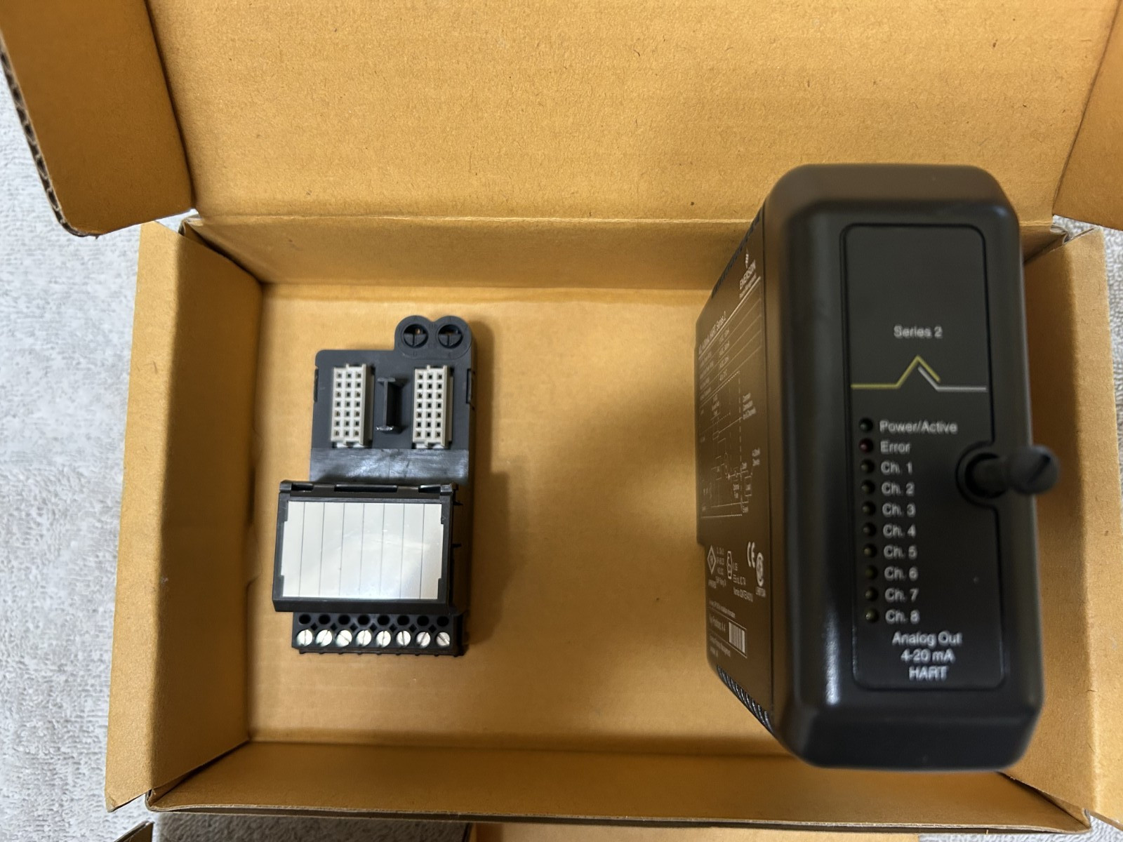 EMERSON DELTAV KJ3221X1-BA1 AO CARD 8 CH 4-20 MA HART SER2 PN 12P2531X Terminal