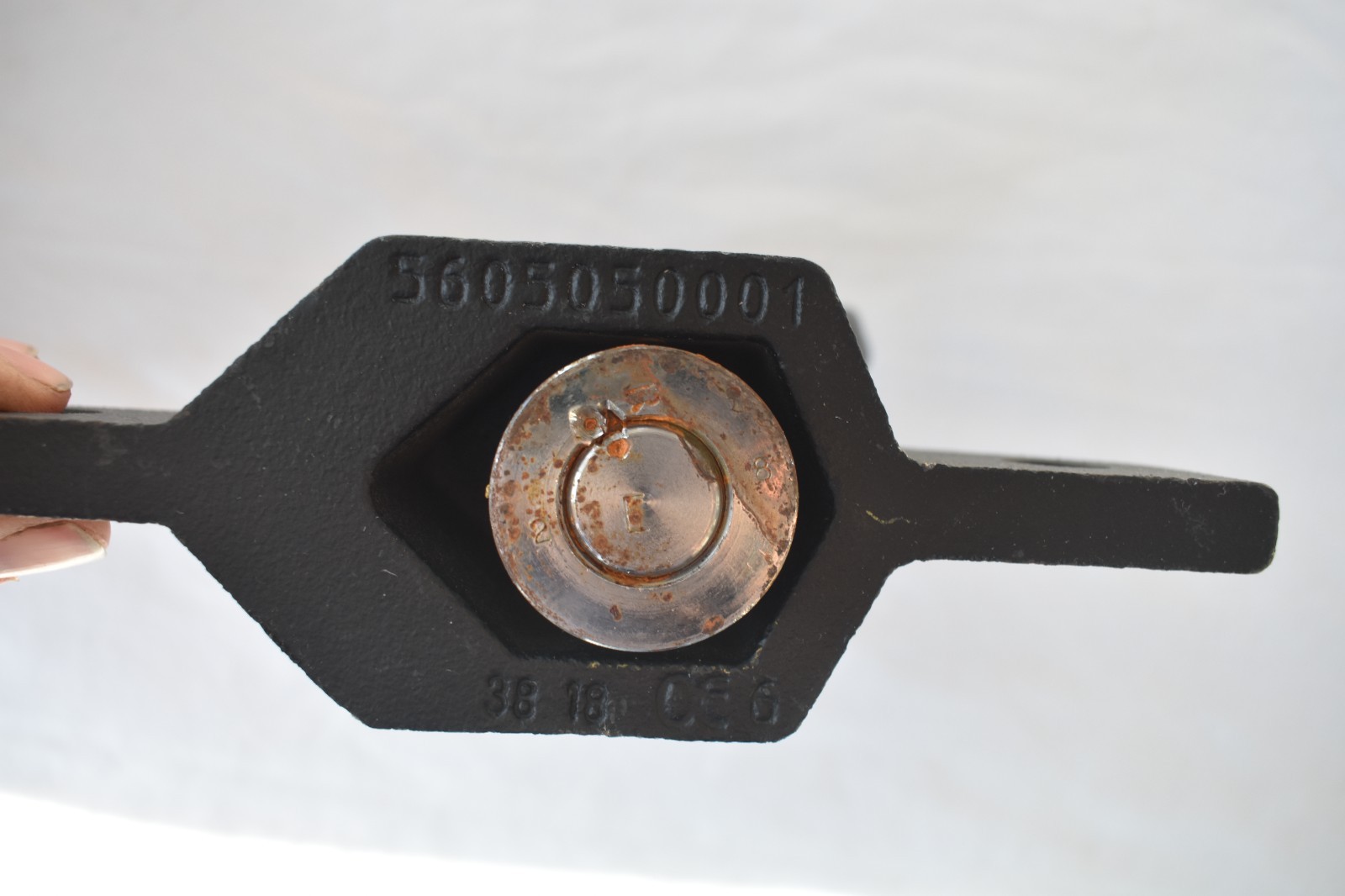 1000kg, 1 ton+ Bottom Hook Assembly with Mounting Plate Bolt-on DIN 15401