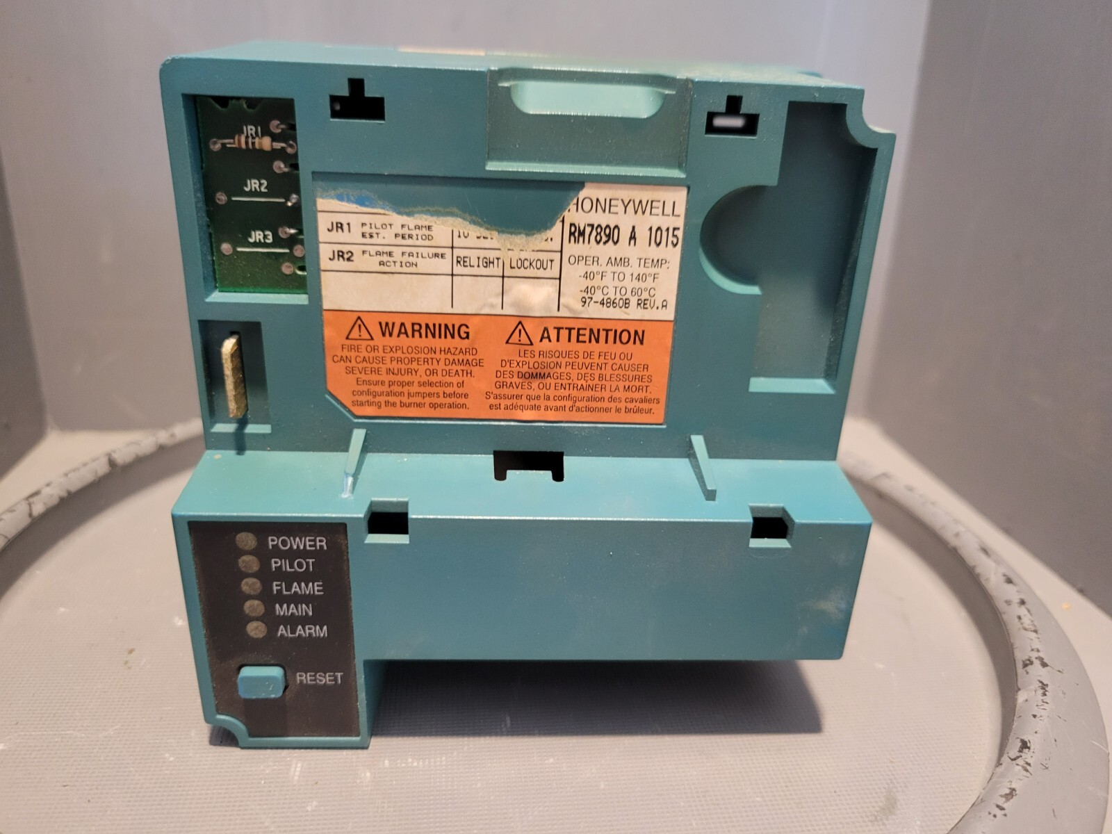 Honeywell Ultraviolet Flame Amplifier, MISSING 2 PIECES, RM7890 A 1015