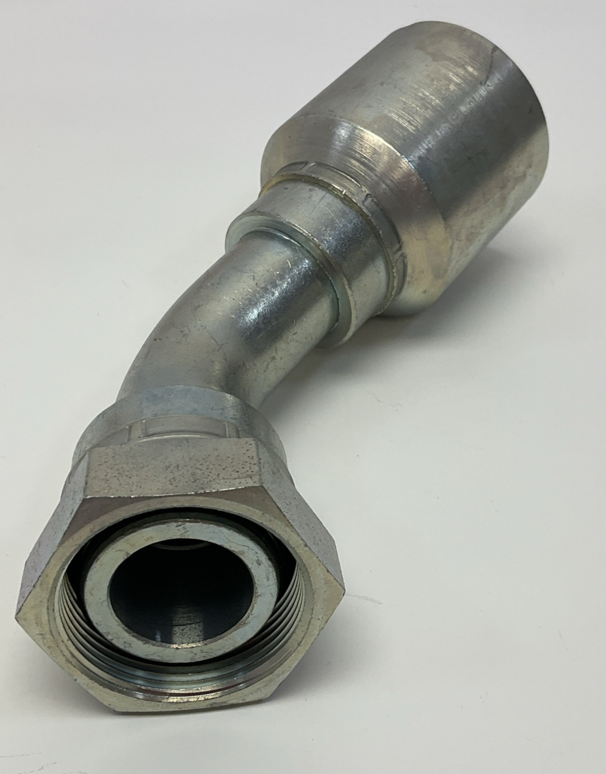 Kurt Hydraulics F-DL4520-35-45-W 1-1/4″ Hose ID X M45 X 2.0 DIN 24­° Seat 45° BT