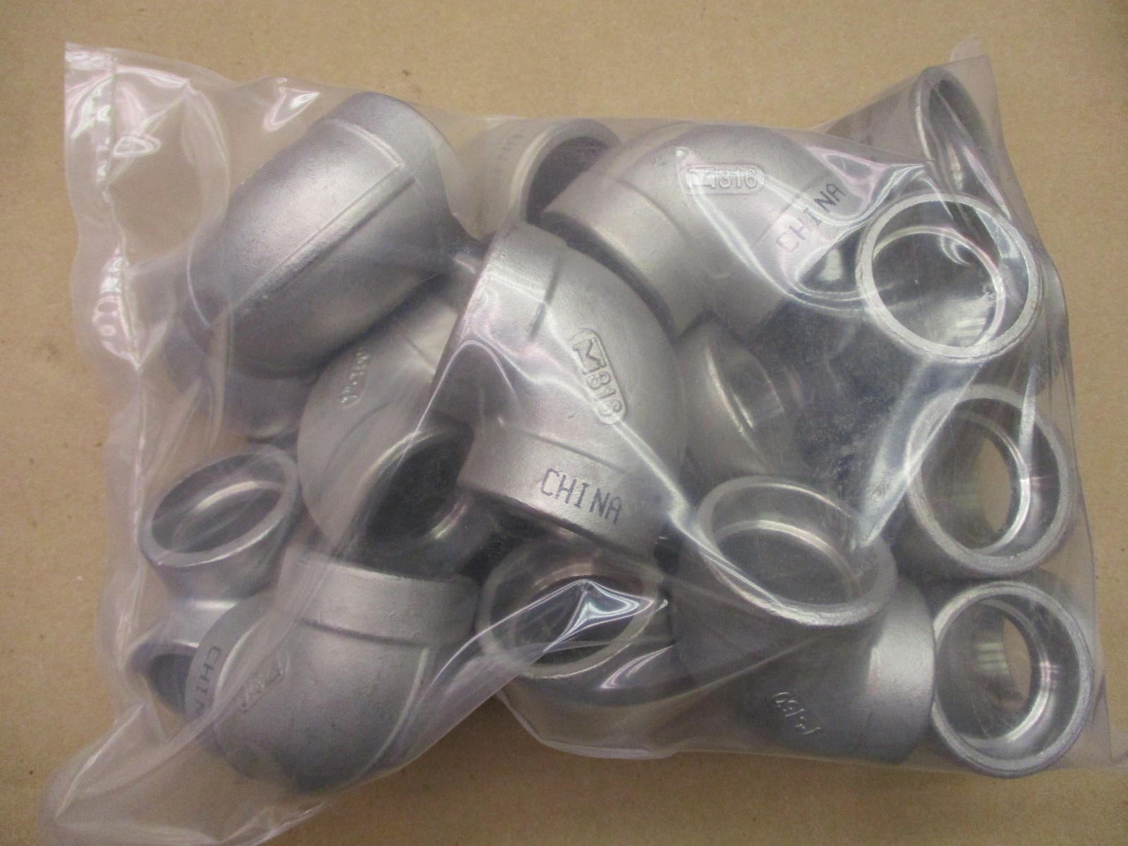 New Open Box of 20 Pieces 90 Degree Elbows SS Coupling M316 1″-150 52654IPL