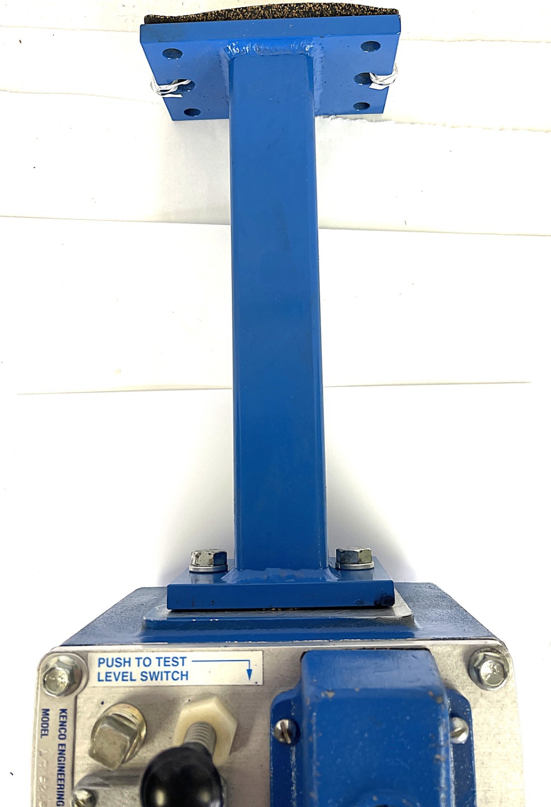 KENCO, LCM-24-HP-B, PRESSURE 70 PSI, 3/8″ VENT, OIL LEVEL CONTROLLER, SURPLUS