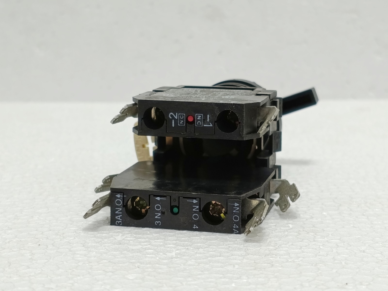 SULLAIR CUTLER-HAMMER SELECTOR SWITCH 250016-352 E22B1 E22B20 1NC 2NO NEW