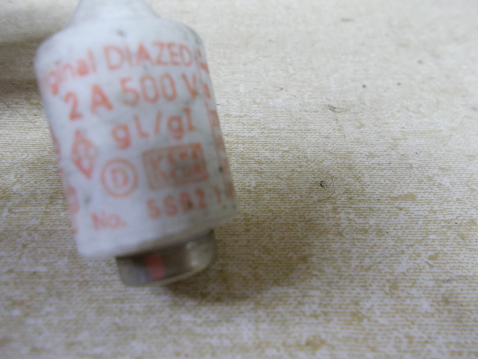 Original Daized No5SB21 2A 500V Bottle Fuse *FREE SHIPPING*