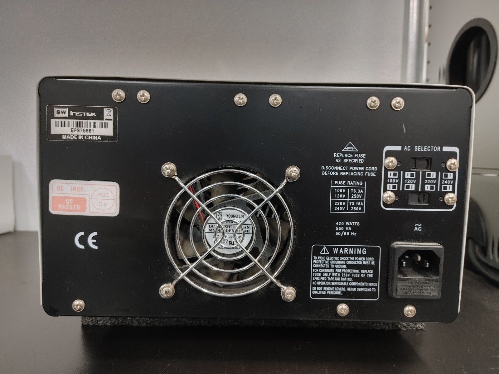 GW INSTEK GPC-3030D Dual Tracking with 5V Fixed Laboratory DC Power Supply