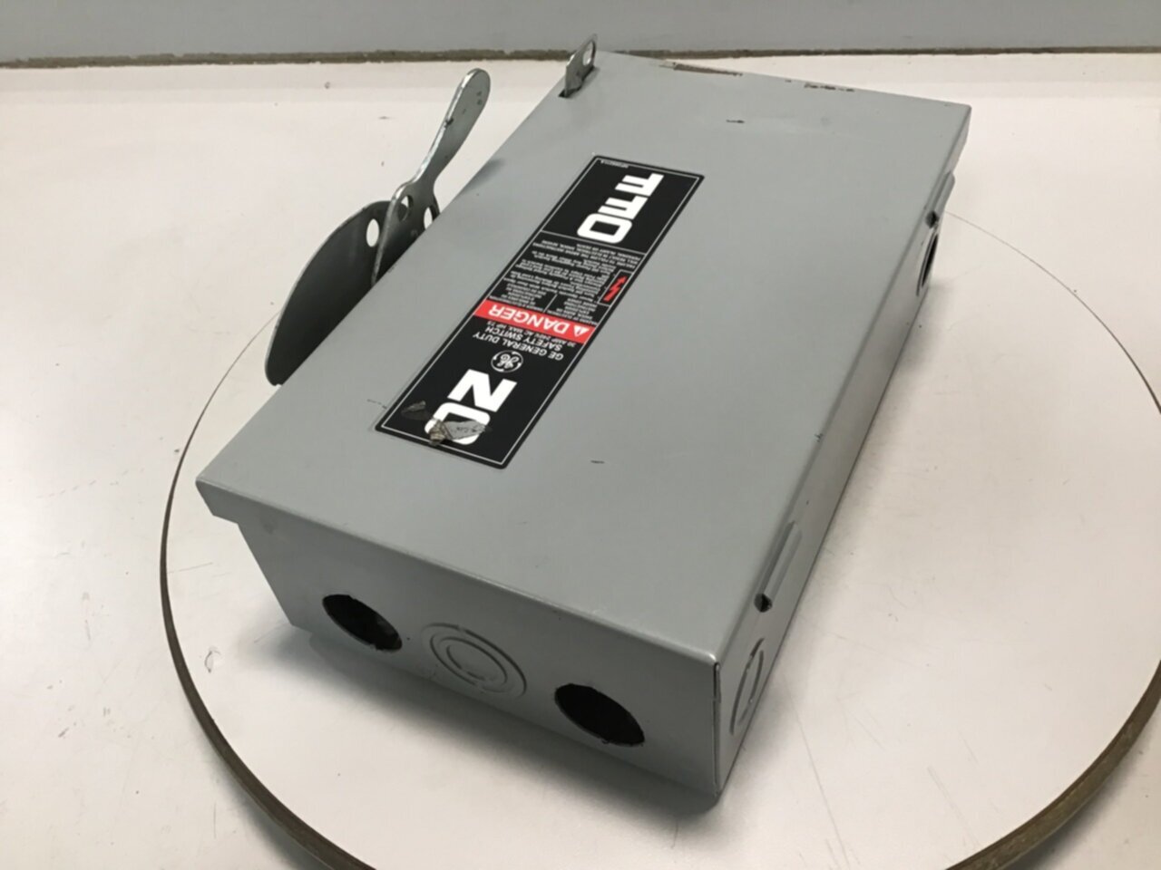 GE ENERGY Safety Switch 30 Amp TG4321 Used #112089