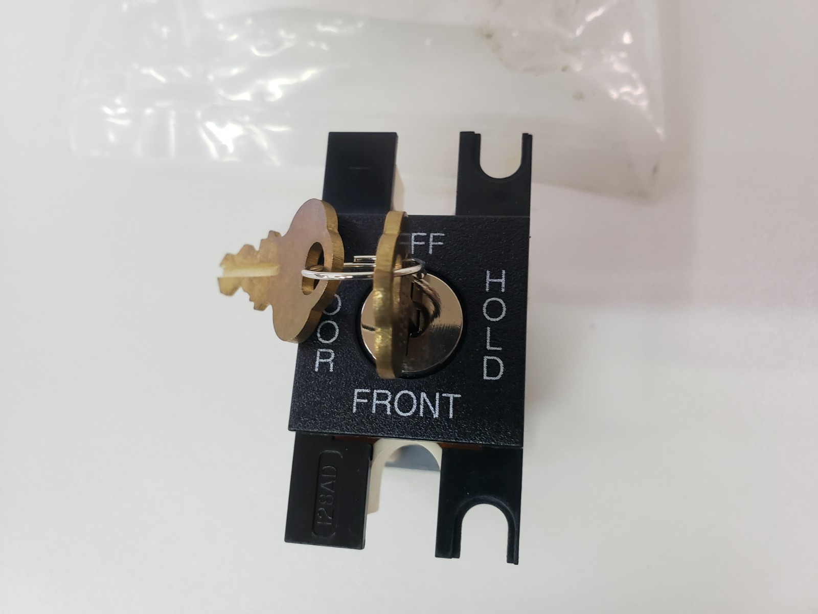 UNUSED – TKE ThyssenKrupp 171AR33 Key Switch 9739816 Door Hold