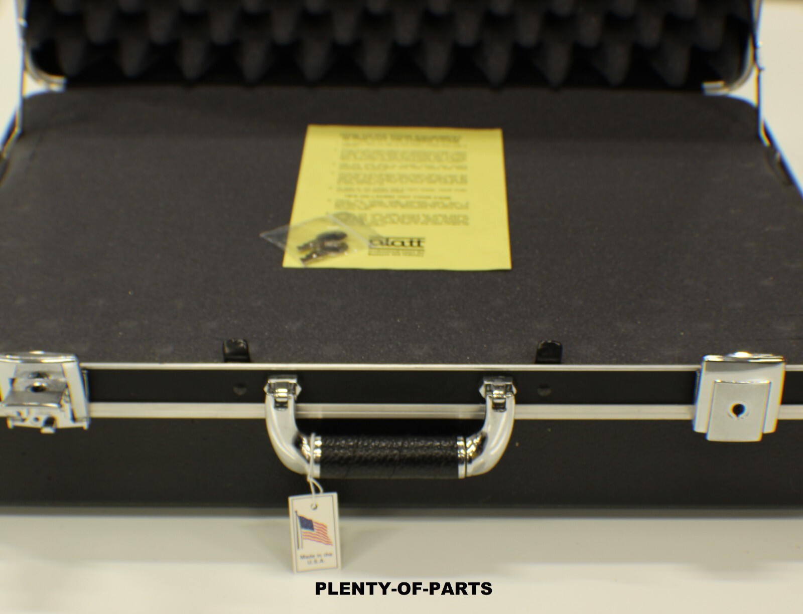 Platt 2207 Medium Duty Case 22″ x 16″ 7″ W/ Original Foam and Keys *NEW*