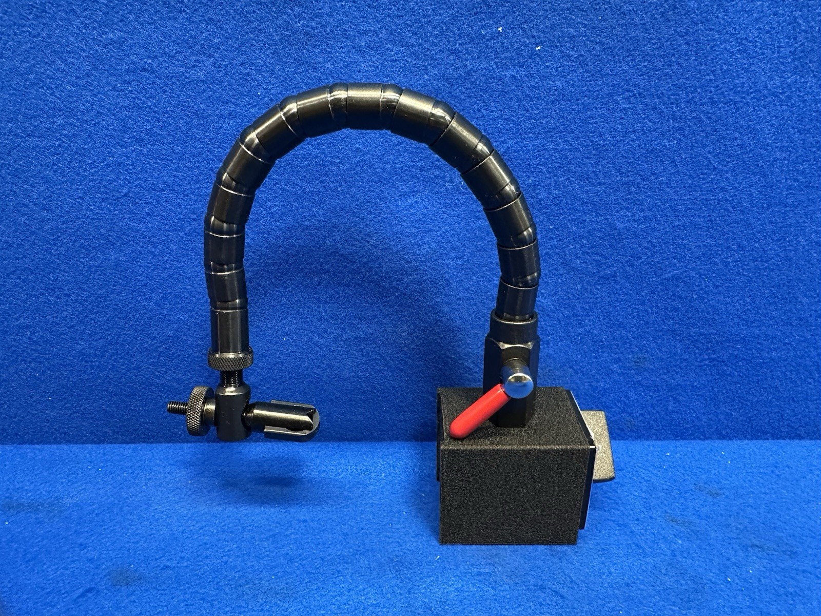 Westward 4Ky11A Magnetic V-Base, Flexible Post