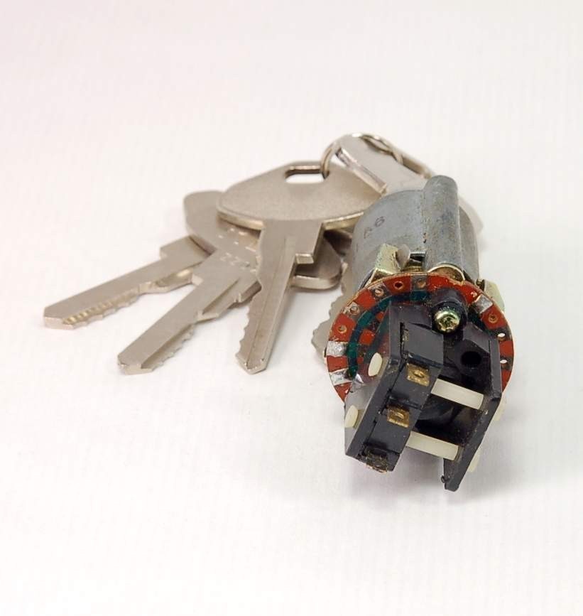 SMK – XK01 KEY SWITCH – Switch, Key, SPDT, 3 Access Levels. New