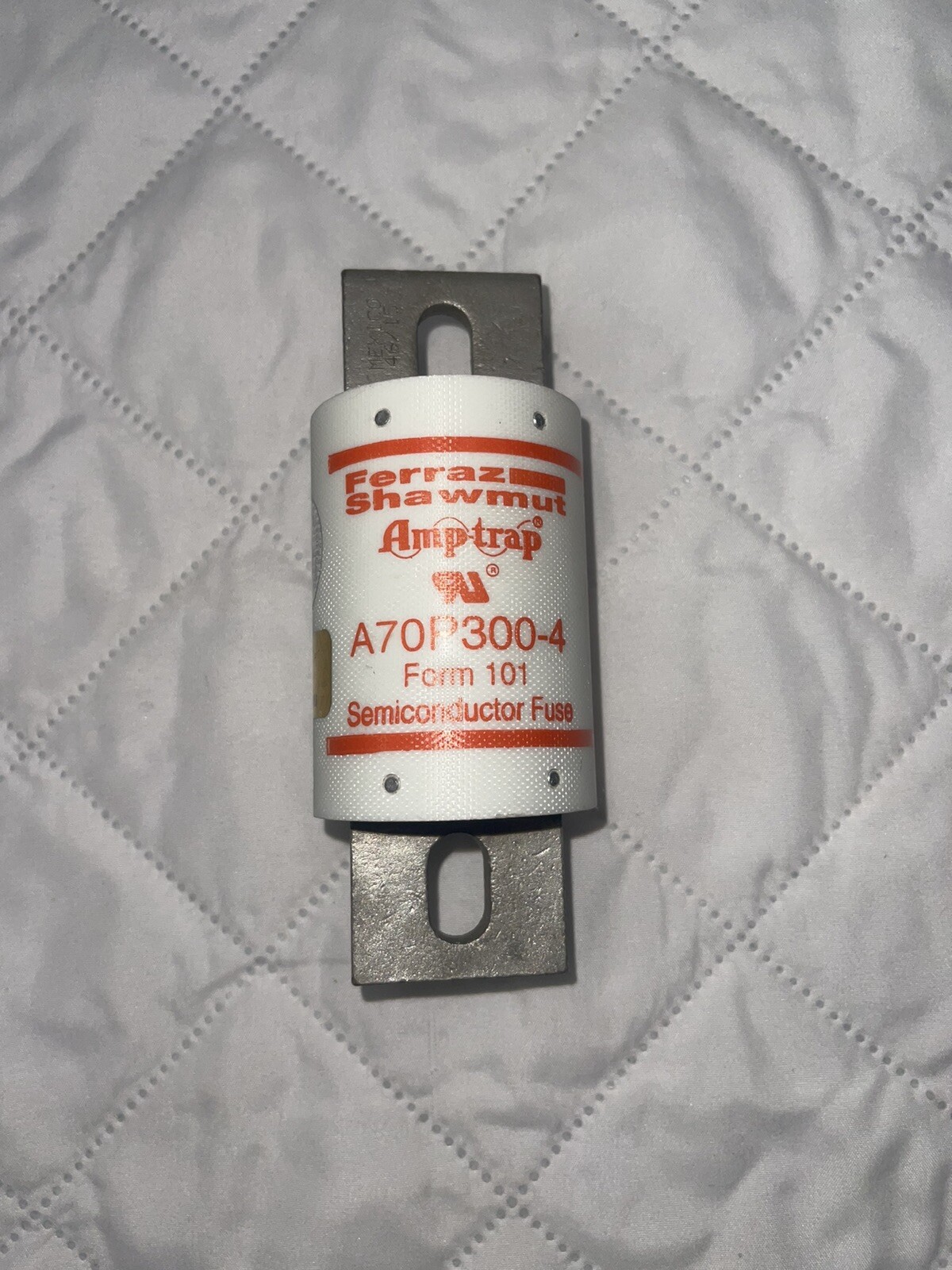 Ferraz Shawmut Amptrap A70P Form 101 Fuse 700VAC/650VDC 300A Semiconductor Fuse