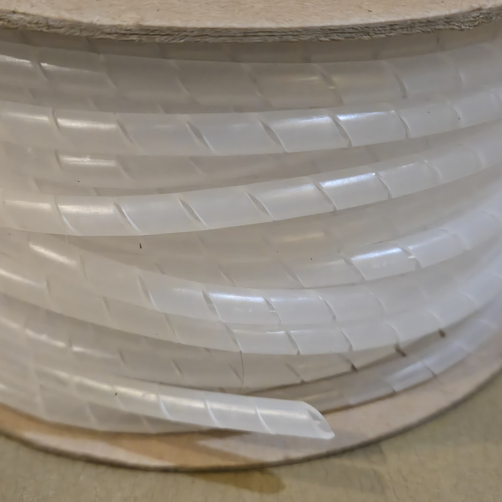 THOMAS & BETTS Clear Spiral Wrap SRPE-250F-9-C – 100 Ft Roll