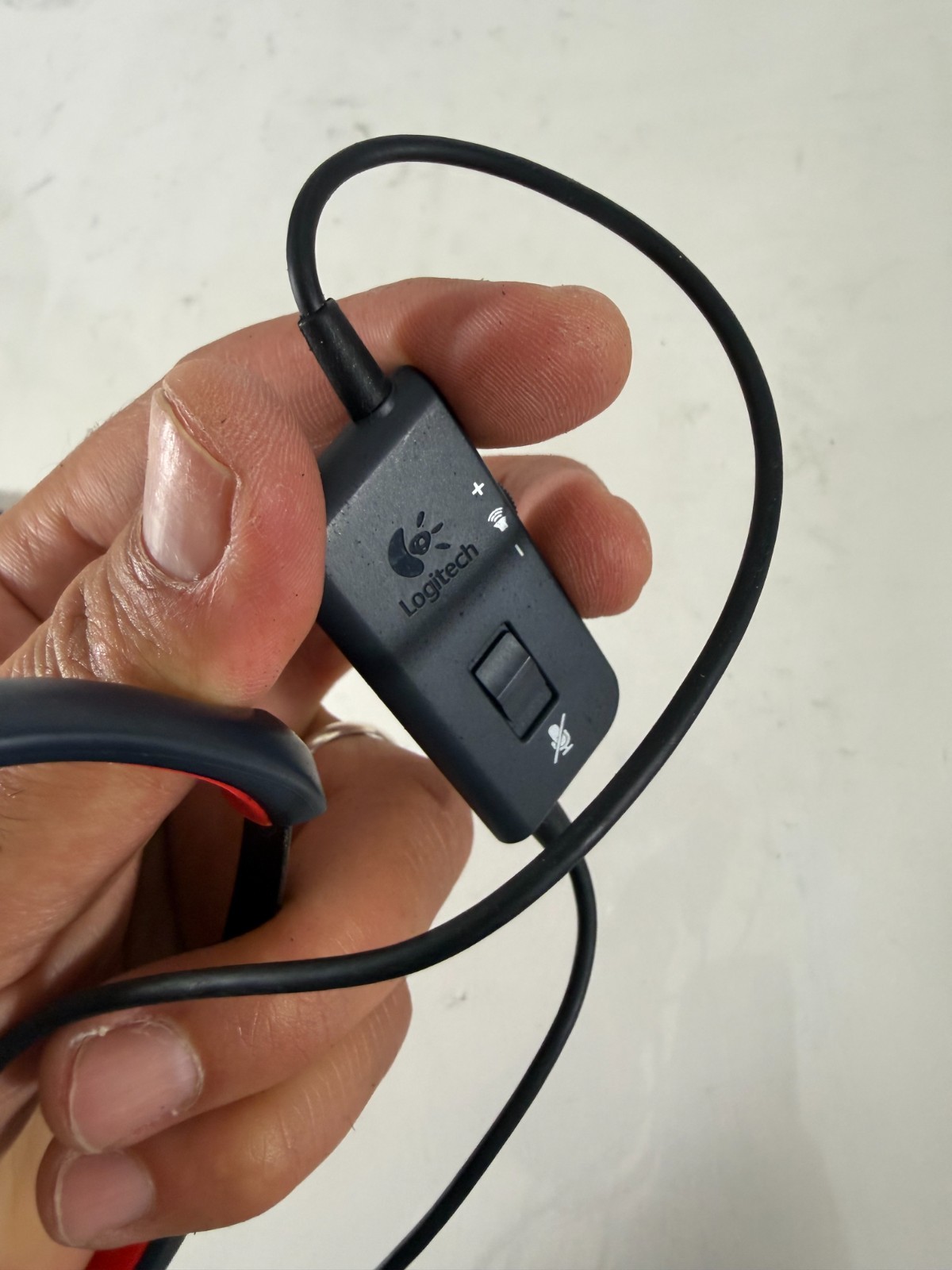LOGITECH G330 STEREO GAMING HEADSET | Missing Cushion