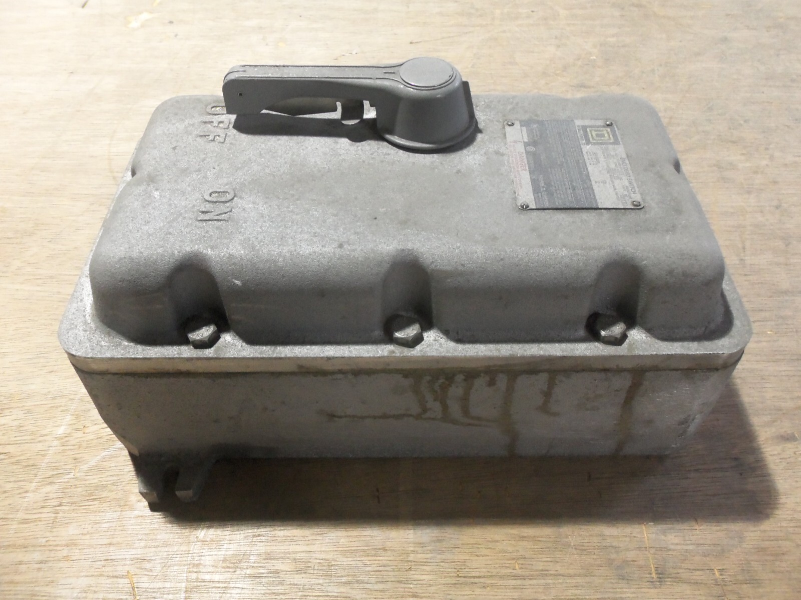 NEW SQUARE D H60XFA-1212 ENCLOSED SWITCH RAINTIGHT 600VAC/250VDC MAX 3 POLES