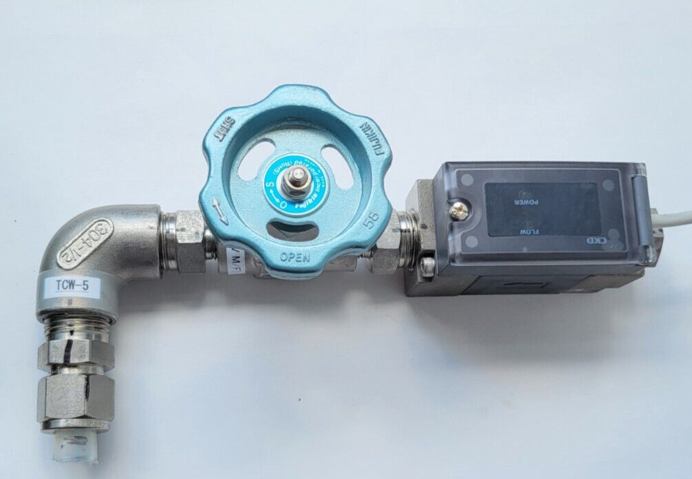 CKD WFK3012S-15-A2 FLOW SENSOR W/ FUJIKIN 260K-1/4 VALVE (R5S4.4)