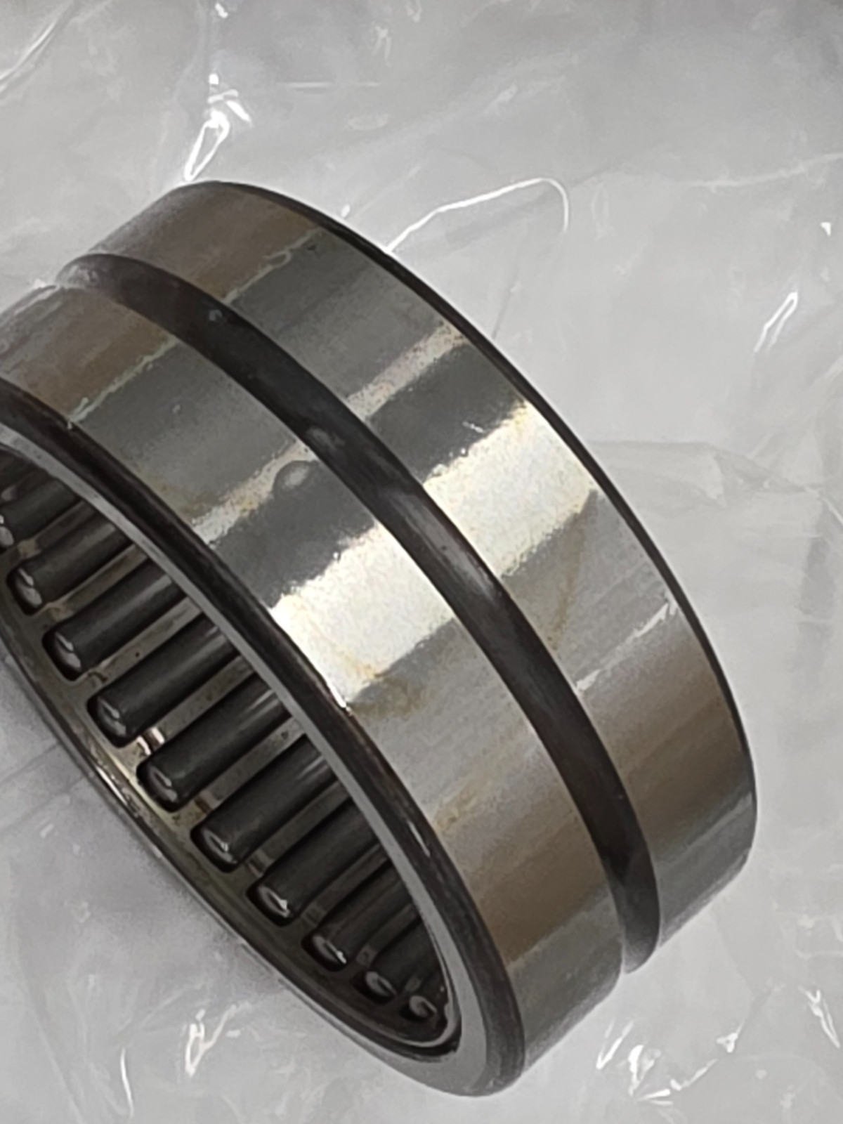 HJ-324116 Needle Roller Bearing, Oil Hole, 2″ ID, 2-9/16″ OD, 1″ Width, 8600rp