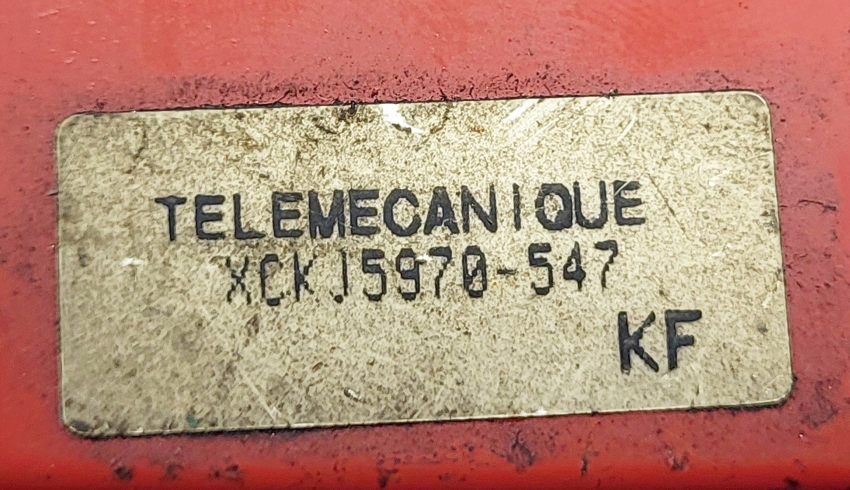 TELEMECANIQUE XCKJ-5970-547 LIMIT SWITCH W/ XCK-J59 RECEPTACLE XCK-J…H7