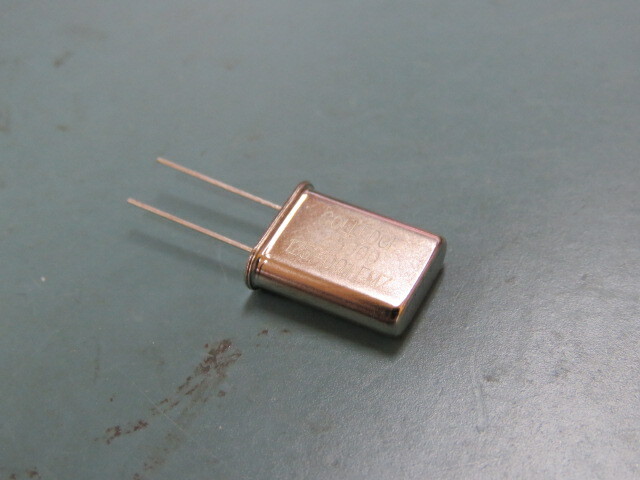 Golledge Electronics 125-001 Qty of 50 per Lot 2.5mhz Quartz Crystal; HC49/251J