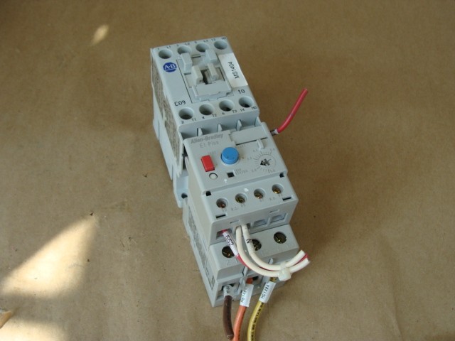 LOT OF 2 ALLEN BRADLEY CONTACTORS 100-C09*10 W/OVERLOAD RELAY 193-EECB