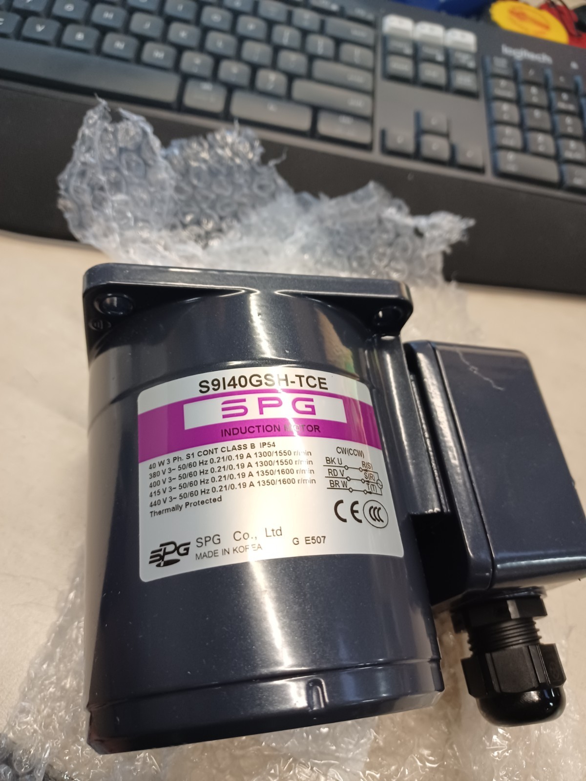 S9I40GSH-TCE motor 40W 3 Ph S1 CONT CLASS B IP54 SPG