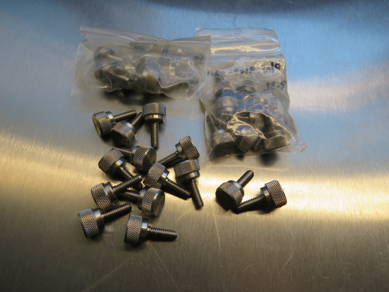 McMaster-Carr 91830A208 Thumbscrew 1/2″ Long 7/16″ Diam. Lot of 32!