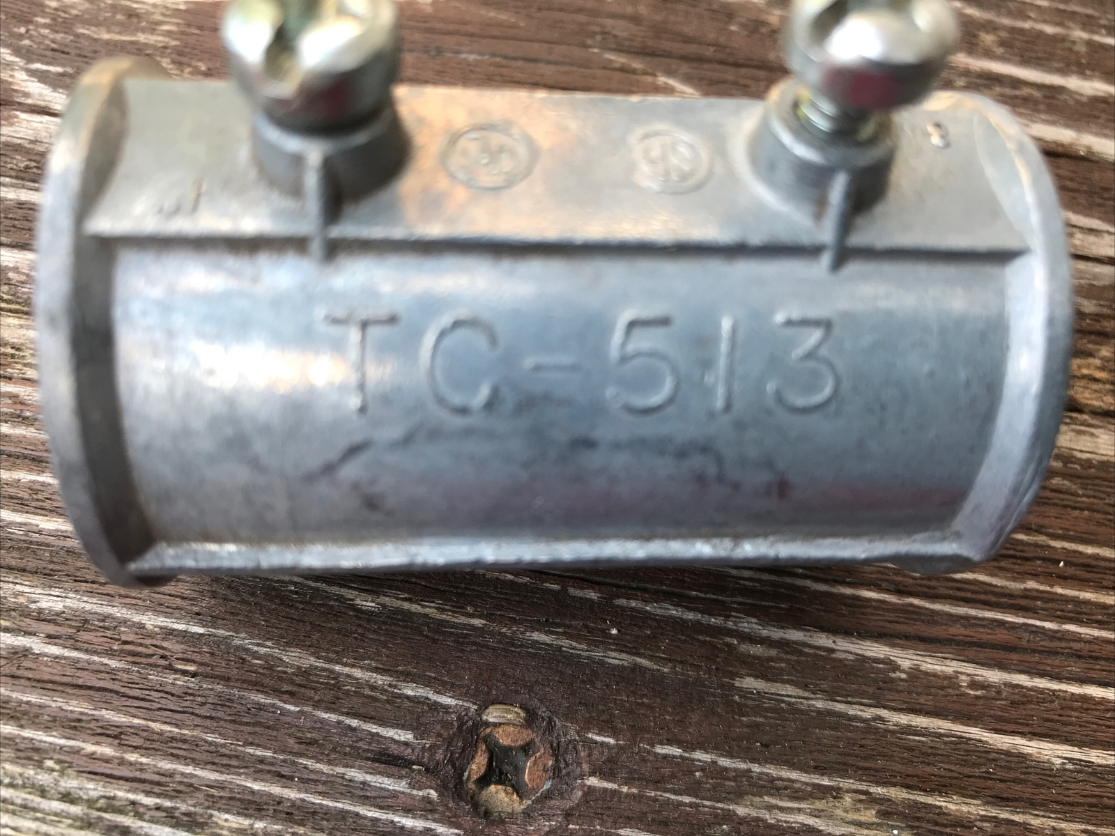 Pack of (35) NEER TC-513 Set-Screw Type EMT Coupling 1″ Free Same Day Shipping!