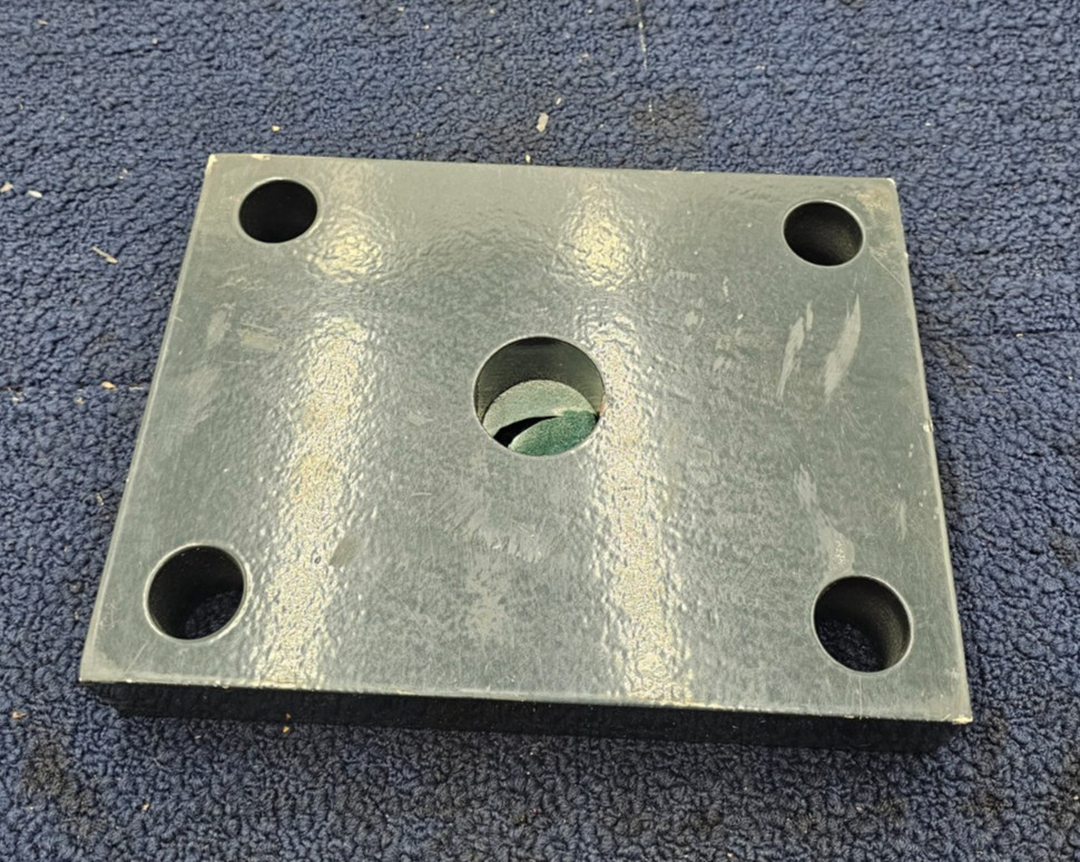 Axle to Spring Mounting Plate 26566 Connection Spring 9-1/2″ x 7″ – 310107460501