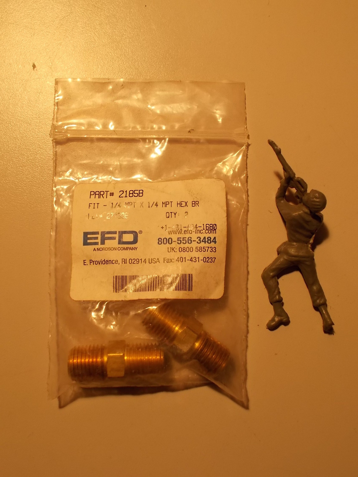 NEW EFD 21858 Bronze 1/4″ MPT x 1/4″ MPT Hex Adapters, 2-Pack *FREE SHIPPING*