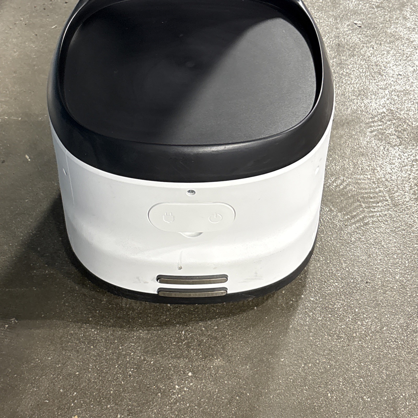 Keenon Dinerbot T8 – Personal Assistant Service Robot