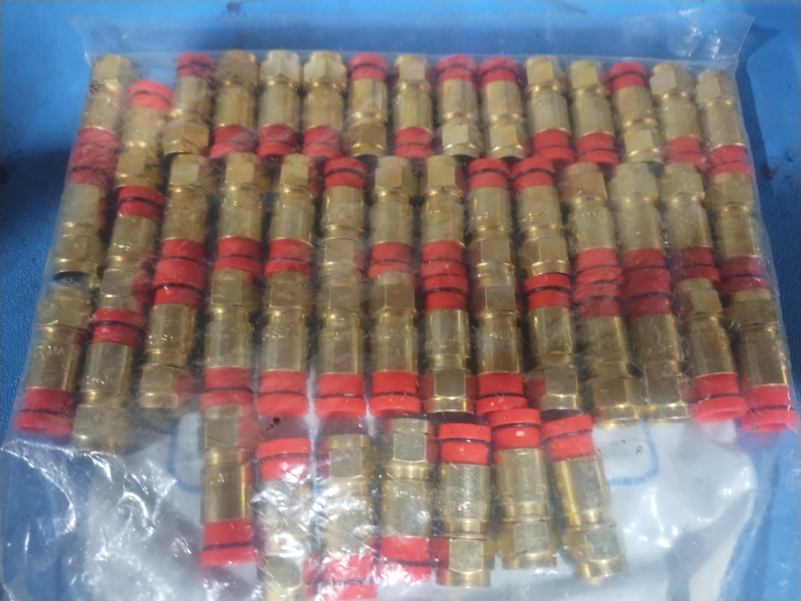 BELDEN SNS1P6U Qty 50 Lot CONNECTOR SNAP AND SEAL SERIES 6.