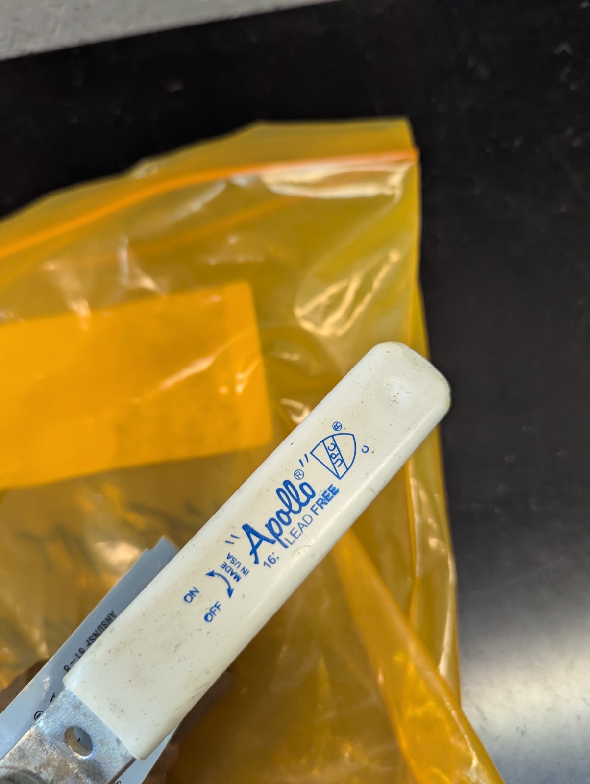 Apollo 77CLF-205-01A Bronze Lead Free 1″ Solder Ball Valve