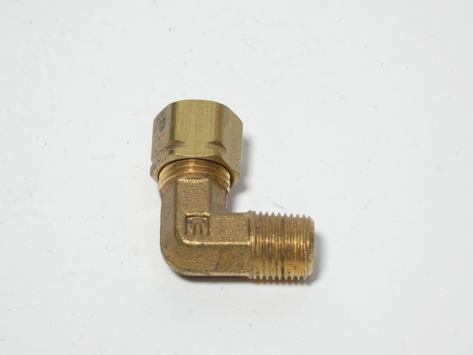*Lot of 28* Parker Compression Brass Fitting 1/4″ Tube 90° Male Elbow