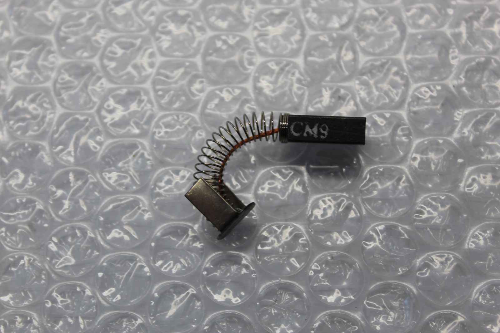 INDUSTRIAL SPARE CM9 MR0A012 CARBON BRUSH LOT OF 16 NSNP