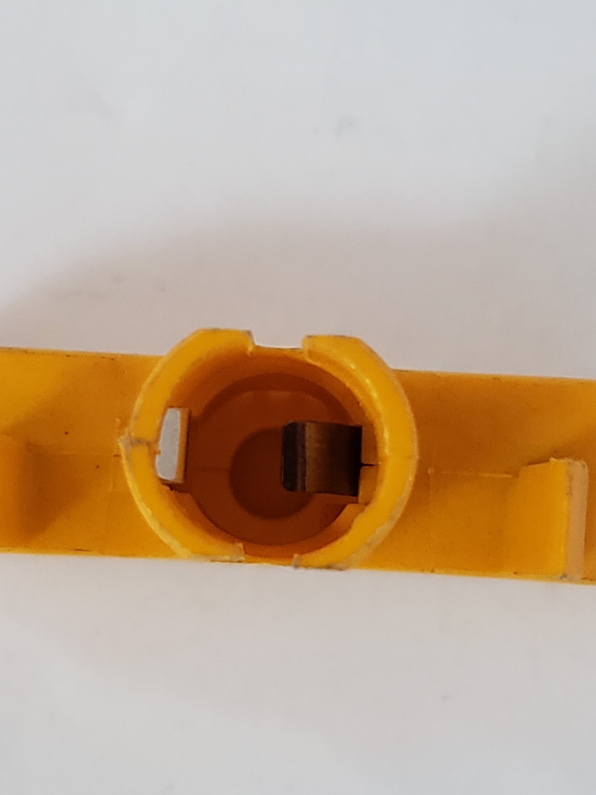 ERSCE BL9SB PILOT LIGHT SOCKET 250V 2.5W