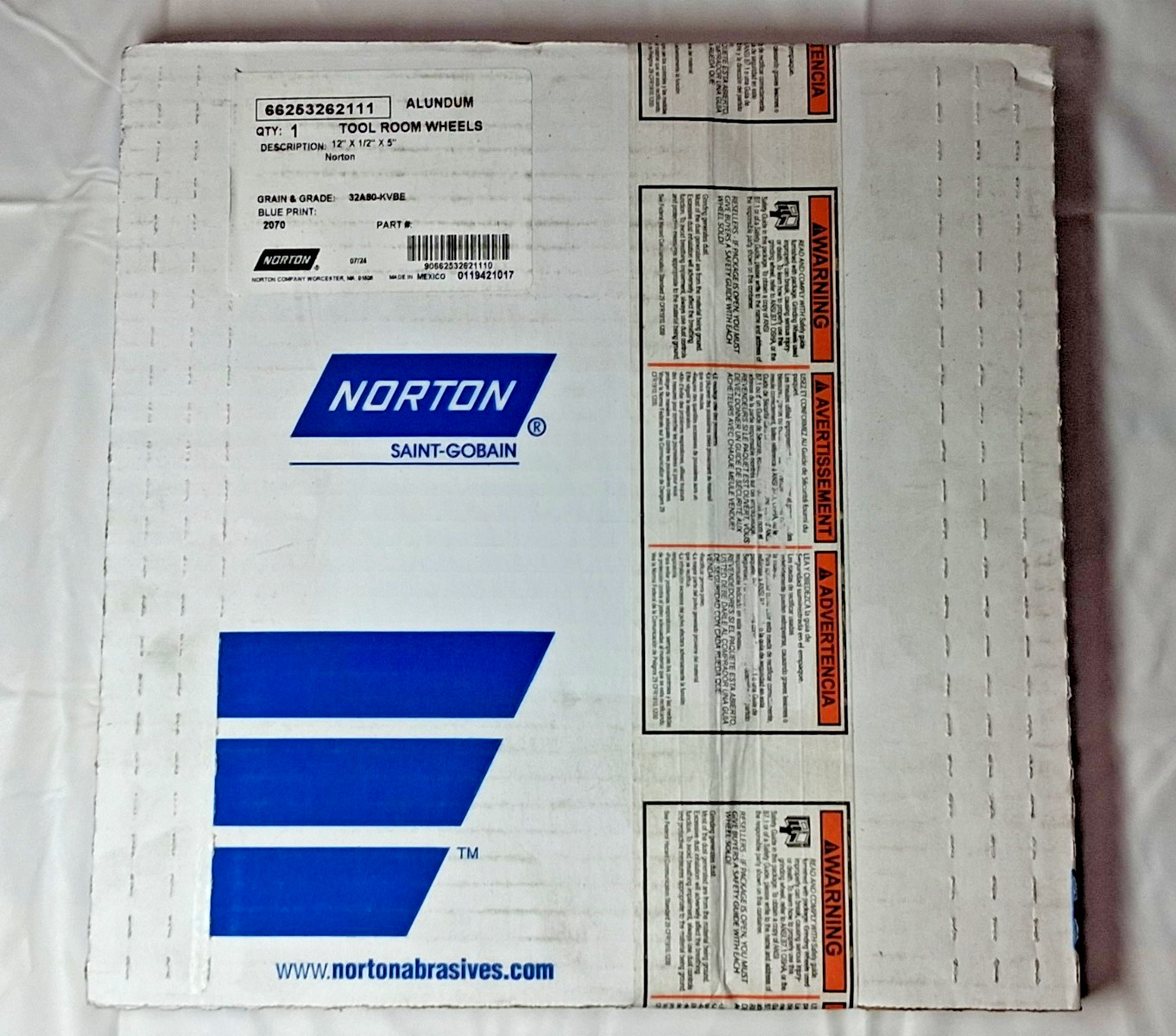 Norton Aluminum Oxide Grinding Wheel 80 Grit 12″ Dia 1/2″ Thick 5″ 66253262111