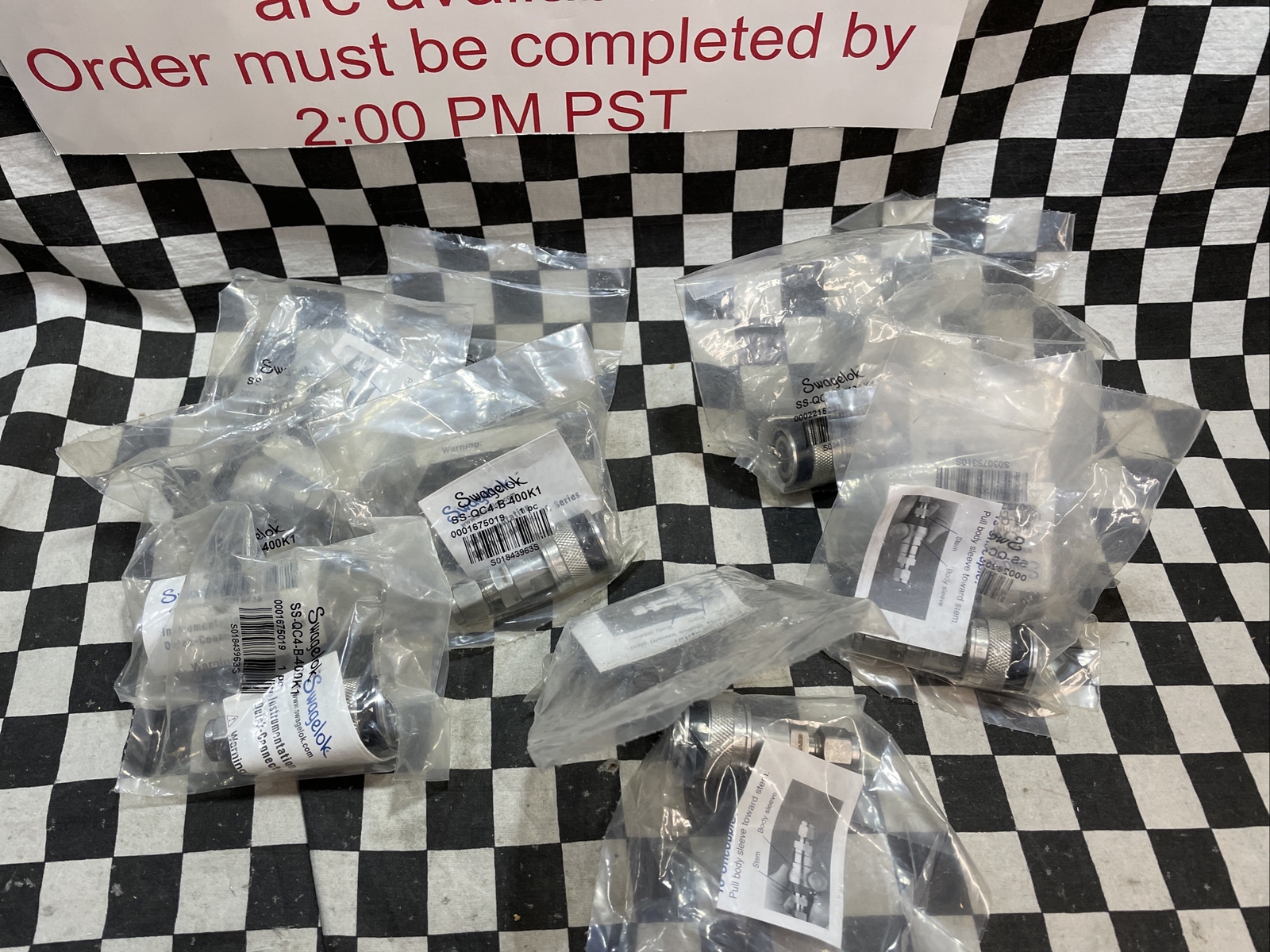 SWAGELOK Quick Connect 1/4″ Black Key”, SS-QC4-B-400K1, LOT OF 12