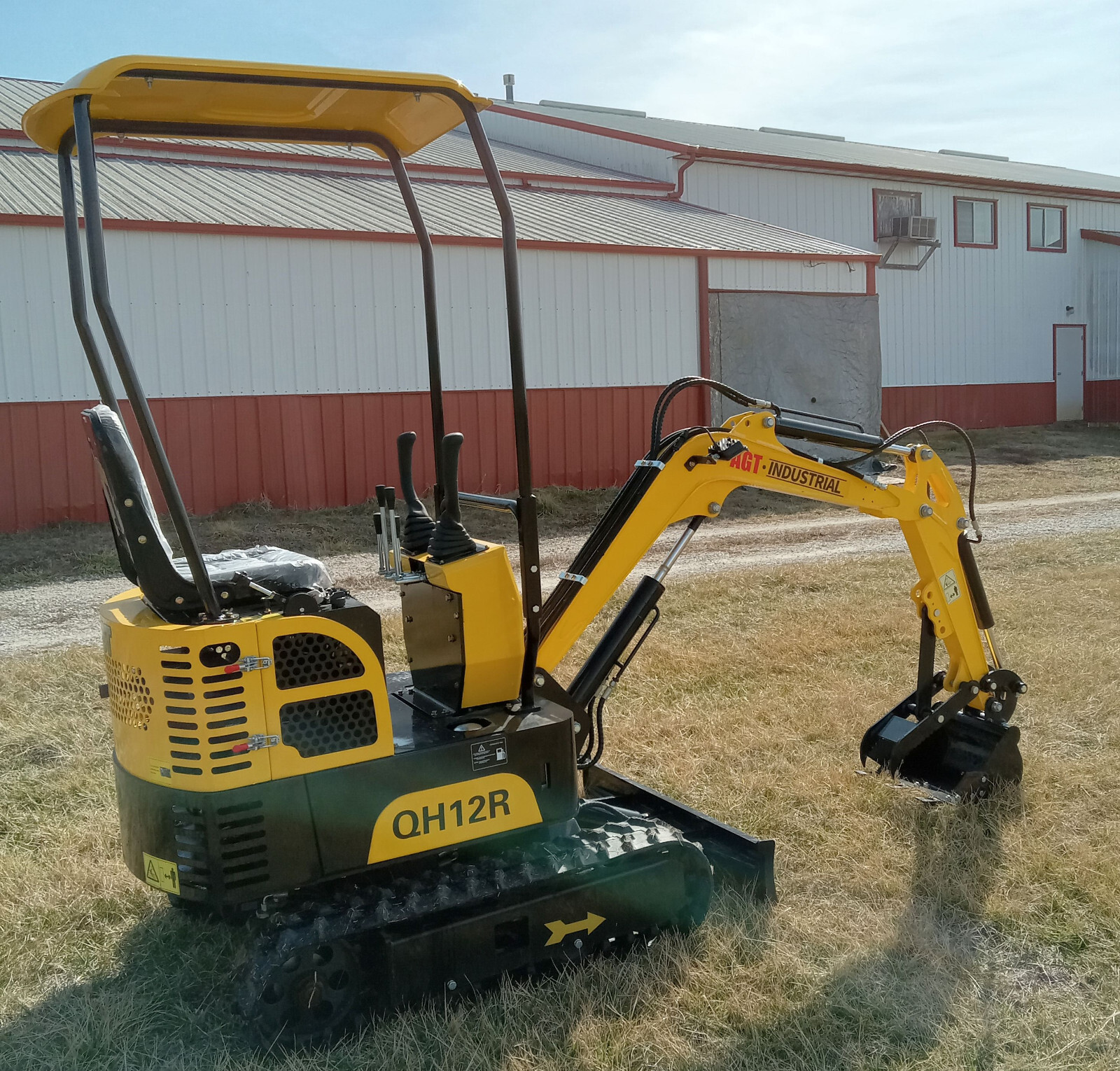 1 NEW 2024 AGT QH12R MINI EXCAVATOR MECHANICAL THUMB 15” BUCKET NNB *MAKE OFFER*