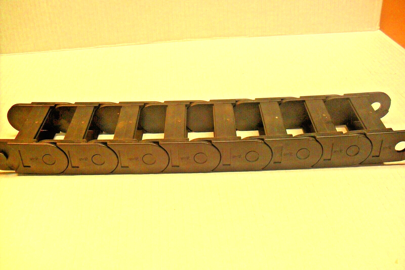 igus 200.05.075 – Energy Chain – 8 pcs. – 15″ – New