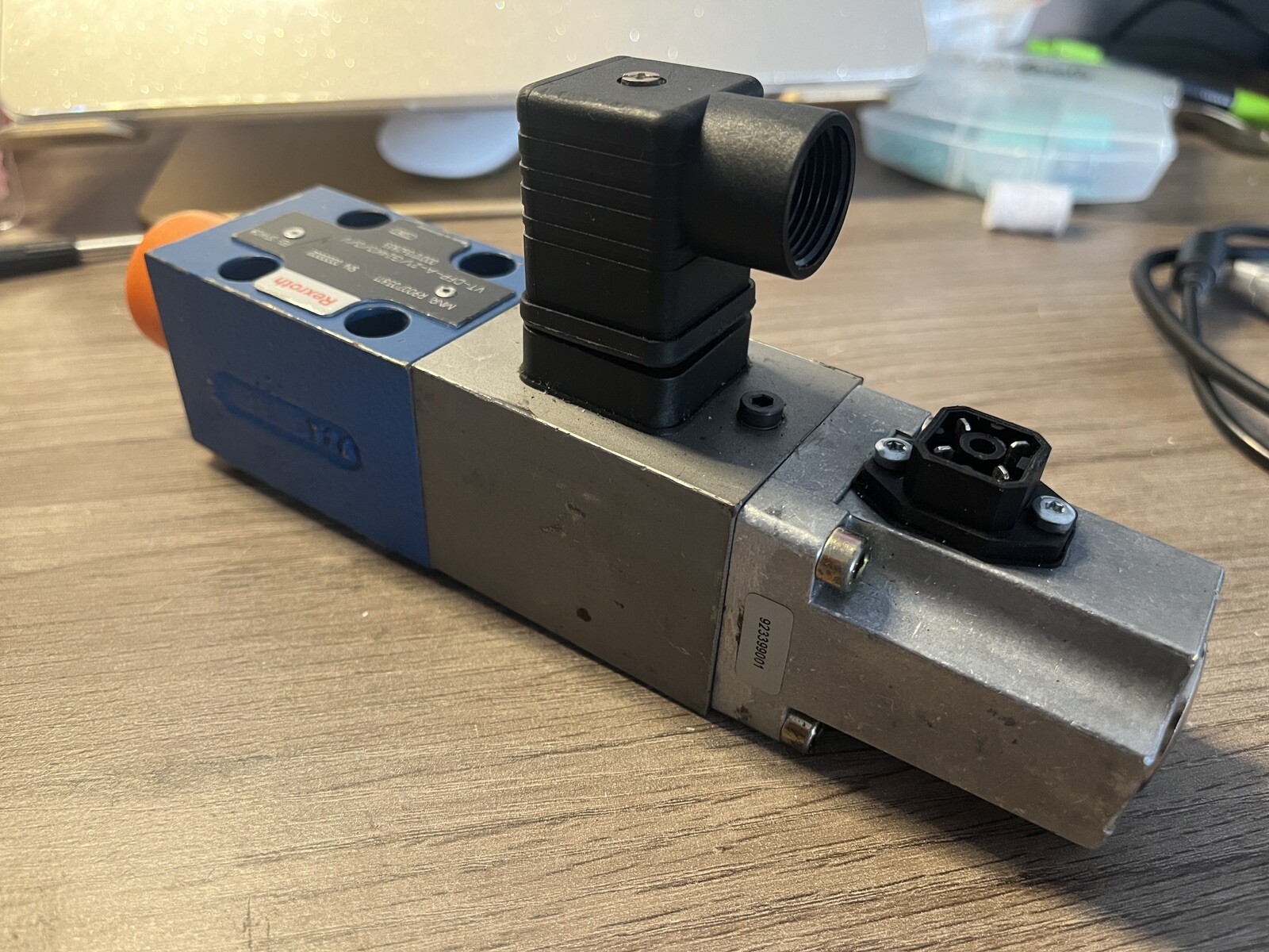 REXROTH R900703811 174407M-20 R 2,1 OHM IN 2,8 A 47/06 VT-DFP-A-21/G24K0/0/V