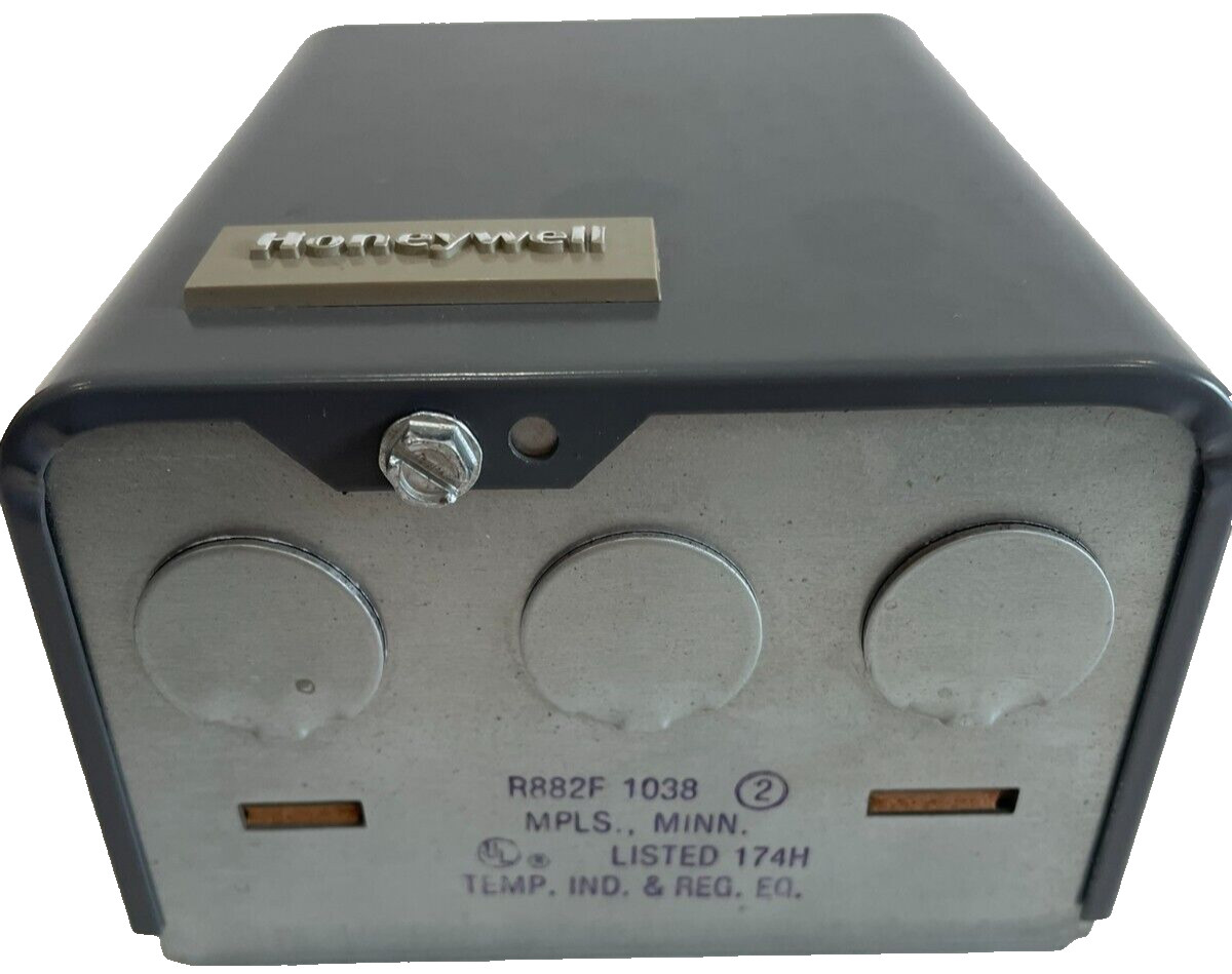 NEW HONEYWELL R882F1038 RELAY 2 WIRE 24VOLT 50/60HZ